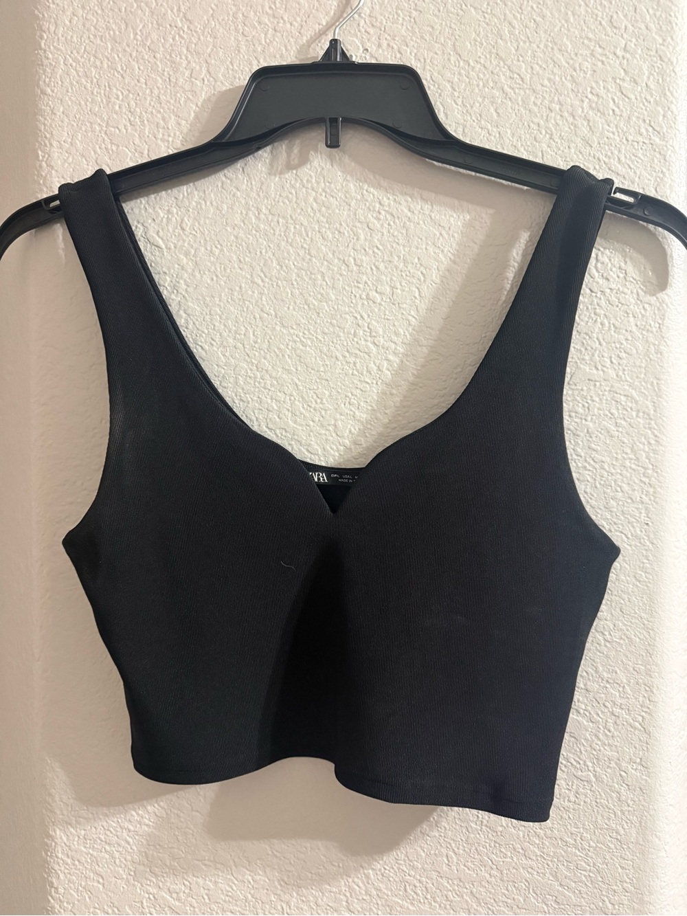 Zara Black V-Neck Cropped Tank
